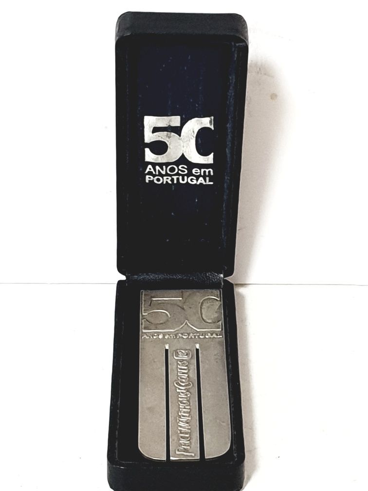 Marcador de páginas comemorativo em prata - 50 anos em Portugal