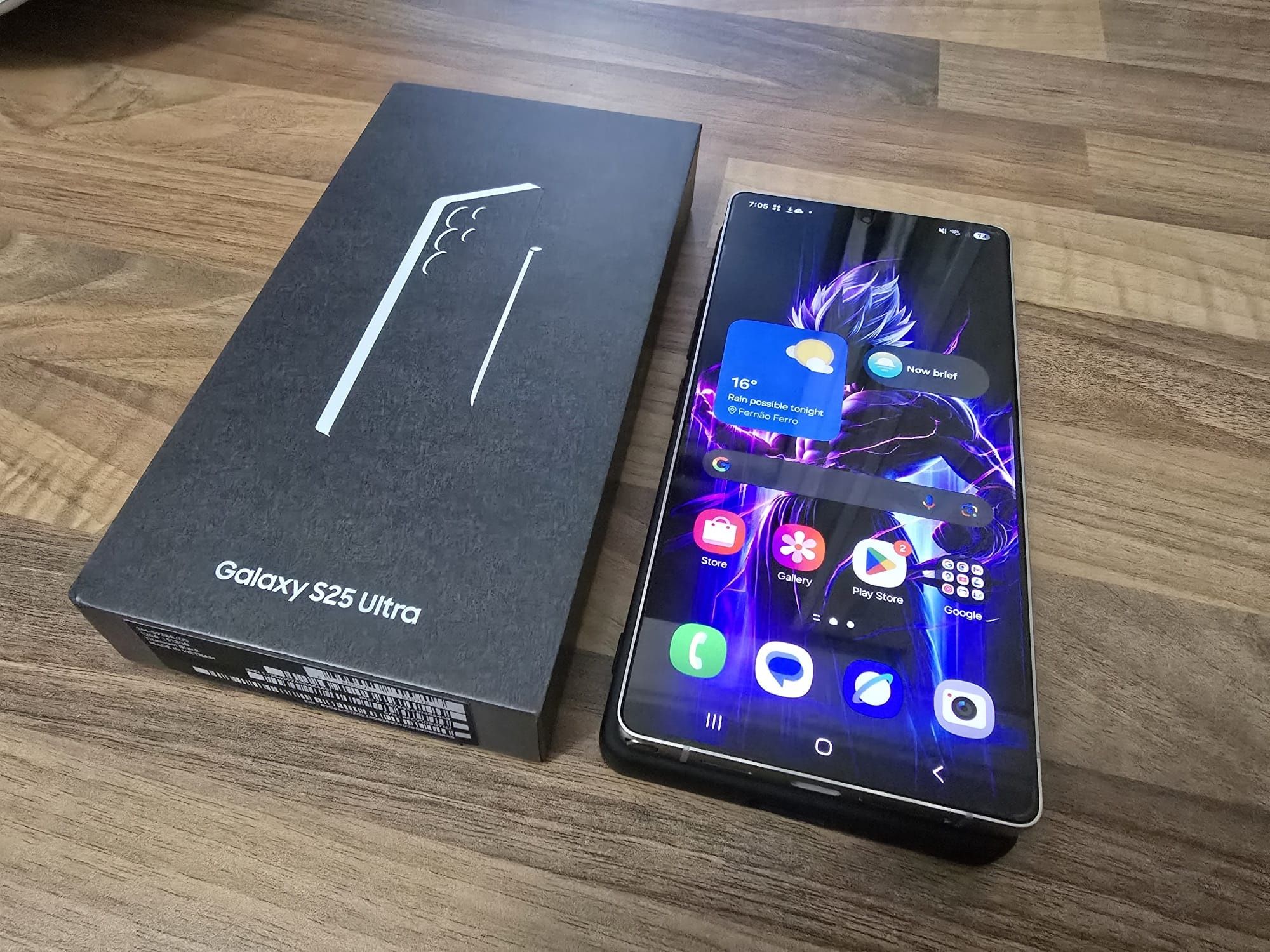 Vendo/troco Samsung S25 Ultra com fatura e garantia nacional
