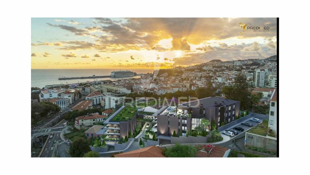 Apartamento T3 com vista mar e baia do Funchal
