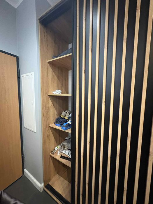 Sprzedam szafę przesuwną - 2 letnią!