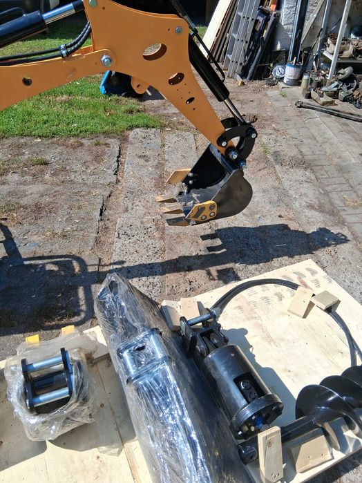 Mini koparka gąsienicowa-nowa