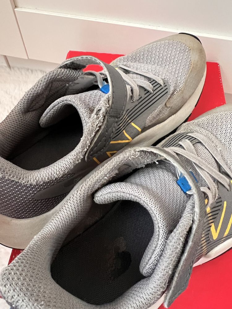 New Balance кроссовки на липучке 34 размер 2.5 US 2 UK 34.5