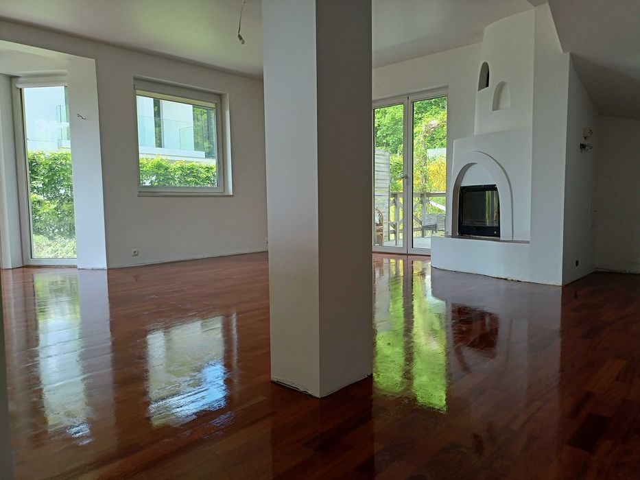 Parkiet - cyklinowanie - strukturyzacja - renowacja schodów, listwy.