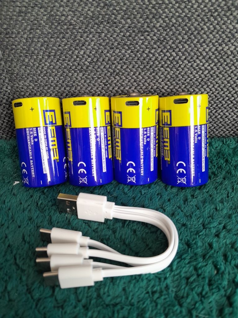 akumulatory litowo-jonowe EEMB w rozmiarze D (R20) o napięciu 1,5 V,