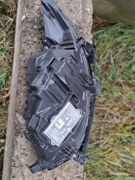 Фара права Форд Мондео МК5 динамічна