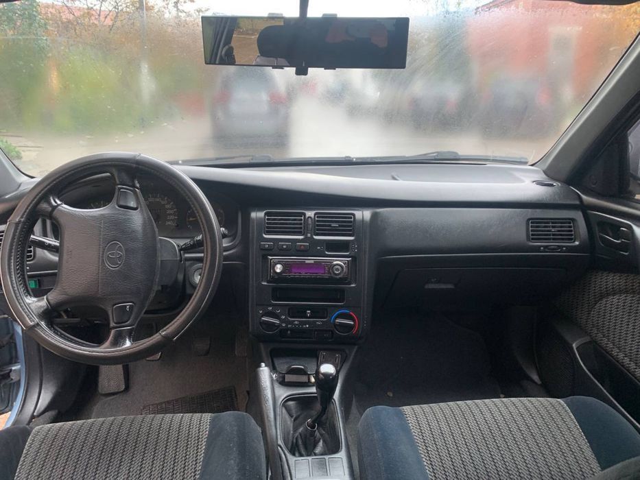 Toyota carina e 2.0 бензин