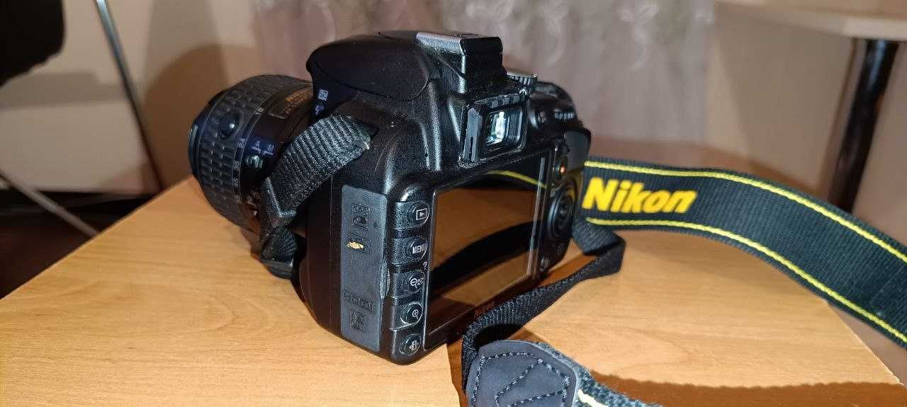 Фотоапарат Nikkon D3100 + об'єктив