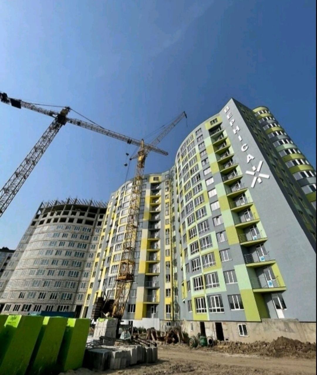 Продається 2-х кімнатна квартира в новобудові Вернісаж
