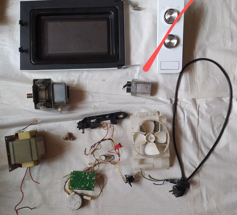 Запчастини від мікрохвильової печі Gorenje