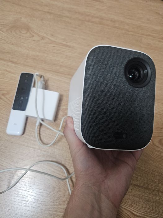 Продам DLP проектор Xiaomi Mi Smart Compact Projector