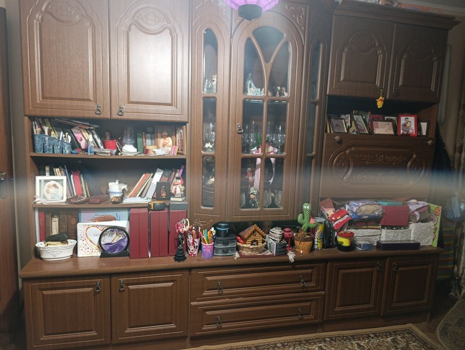 Стінка у вітальню .