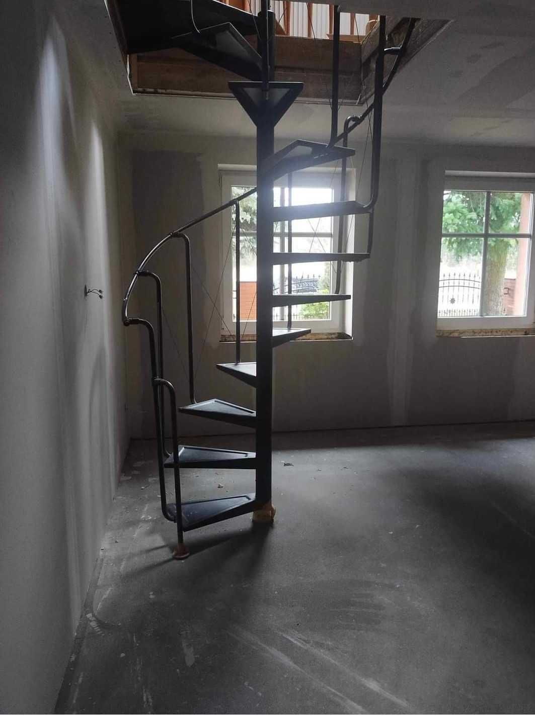 Schody spiralne metalowe  kretę