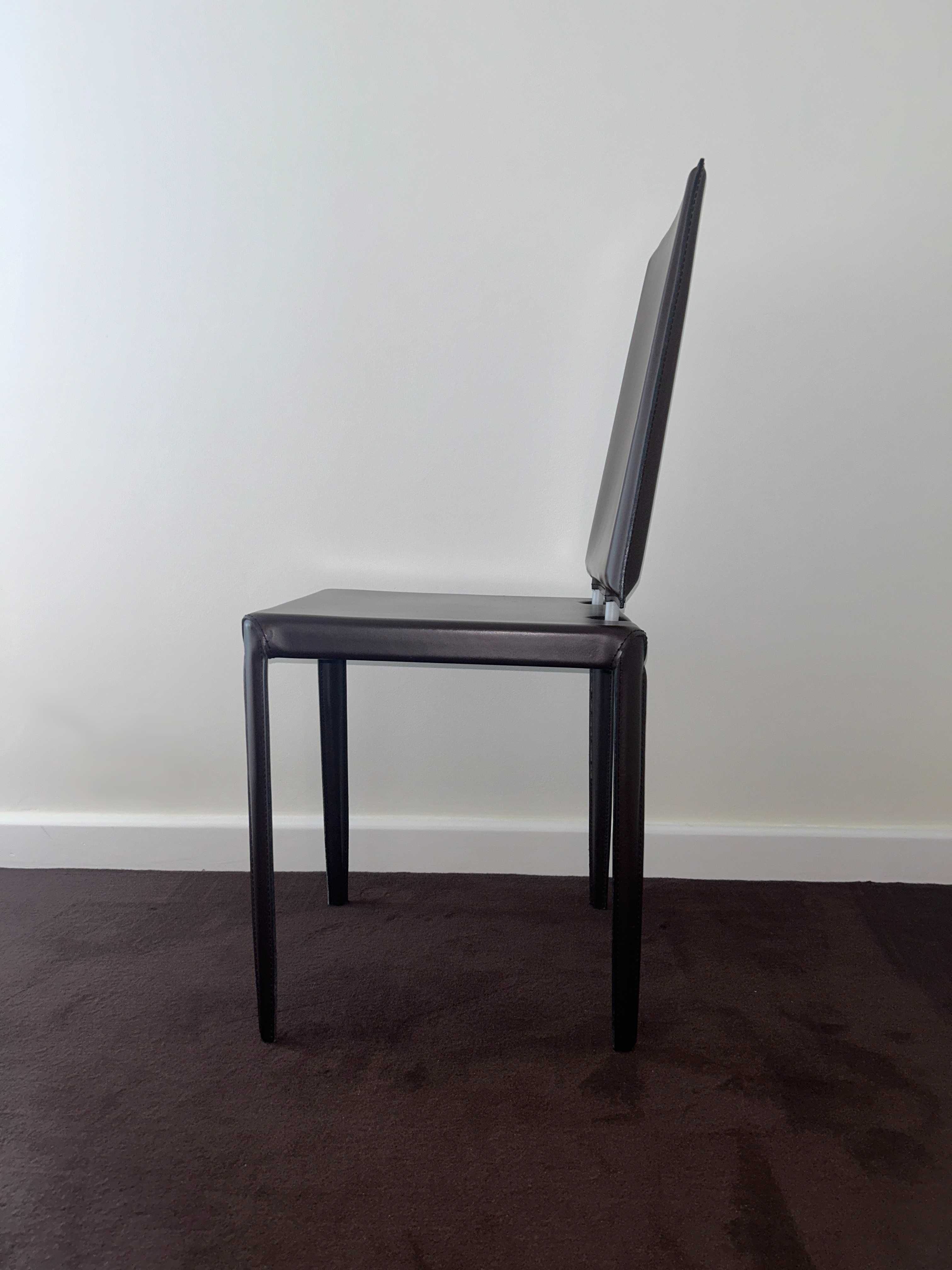 6 Cadeiras de mesa de sala, Italianas, em Couro