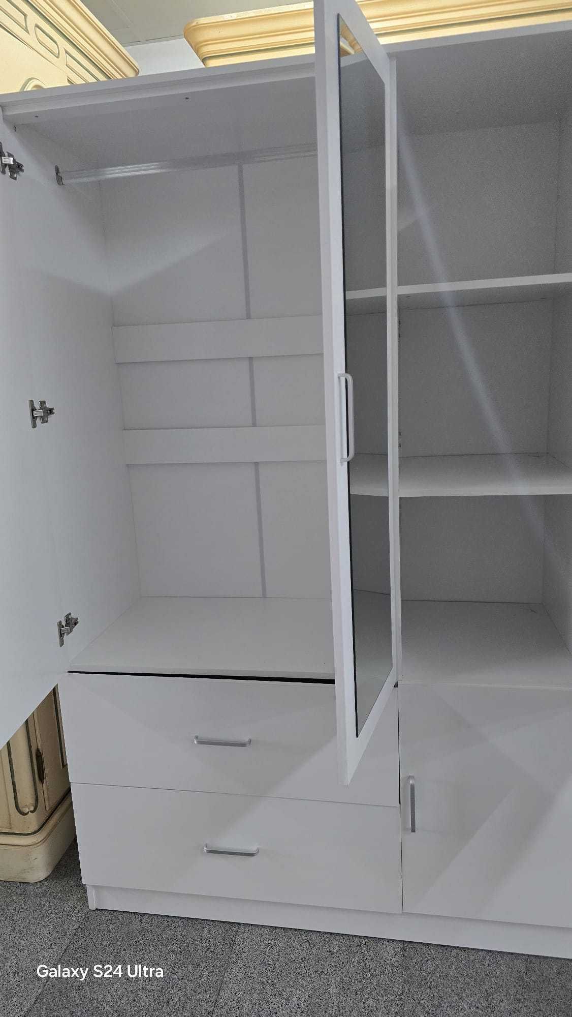 Roupeiro novo com 3 portas e 2 gavetas - Frete grátis