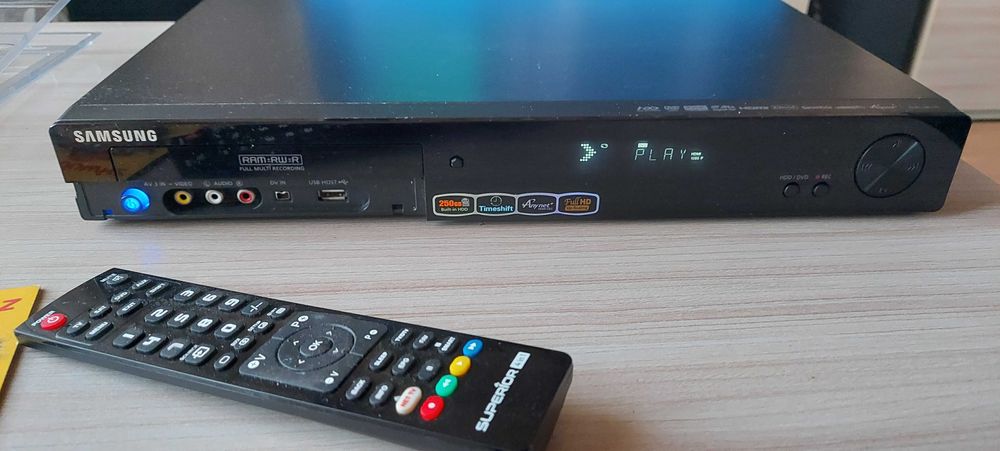 Nagrywarka  Samsung DVD-HR775 z pilotem, HDMI, hdd 250GB