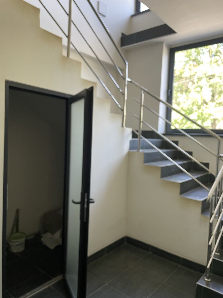 Комерційне приміщення 202.7 м²