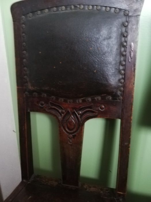 Dwa secesyjne krzesła