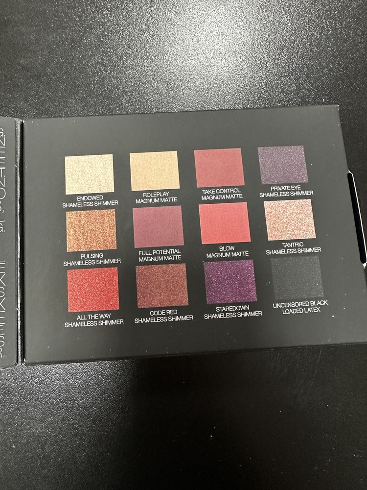 NARS Extreme Effects Eyeshadow Palette 10g- paleta cieni do powiek