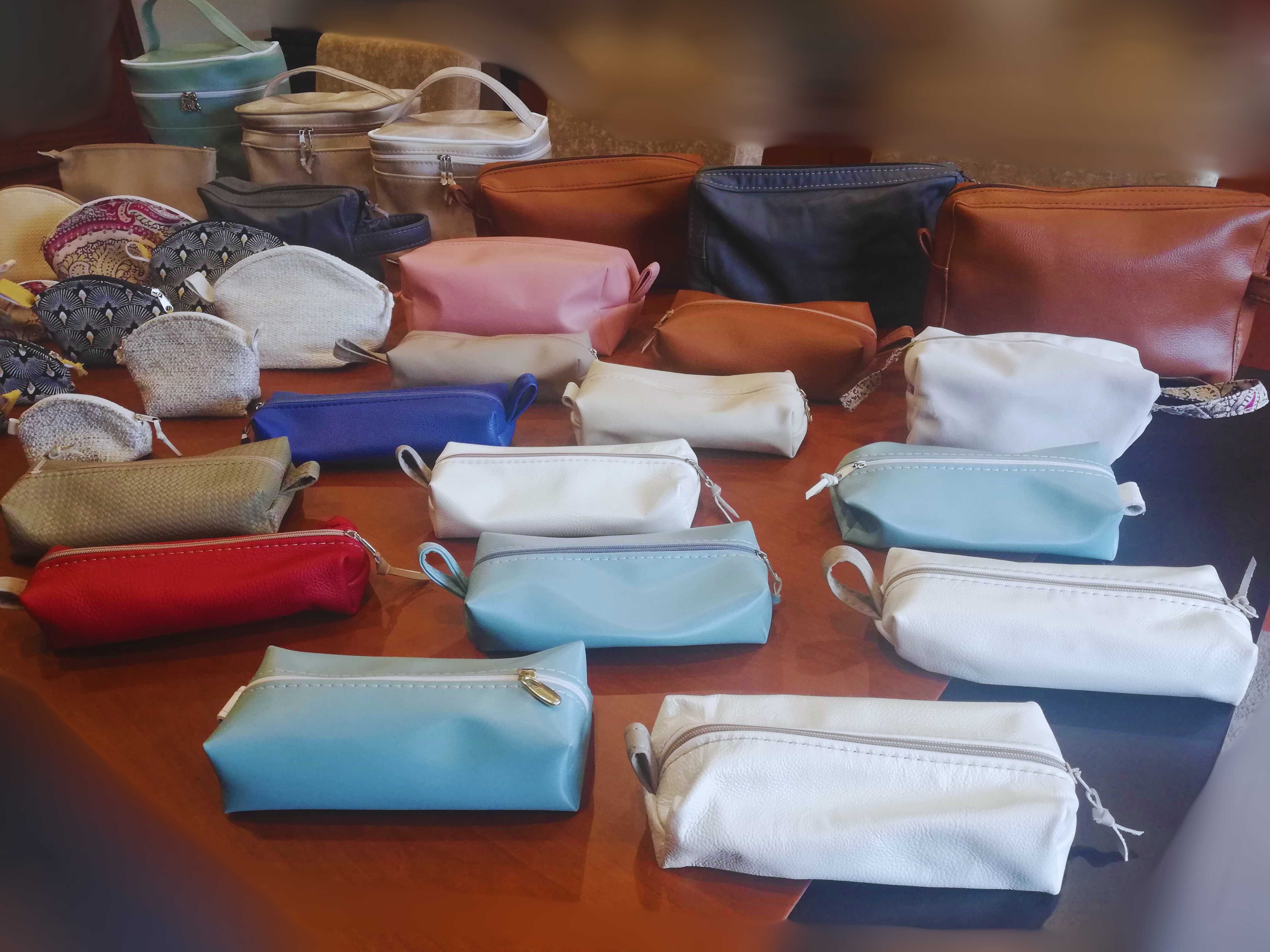 Bolsas, Estojos e Necessaires Artesanais em Couro Natural/Sintético