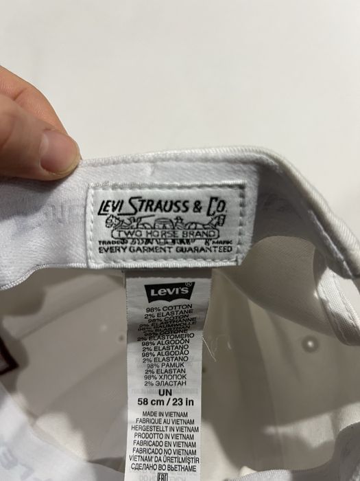 кепка біла levis