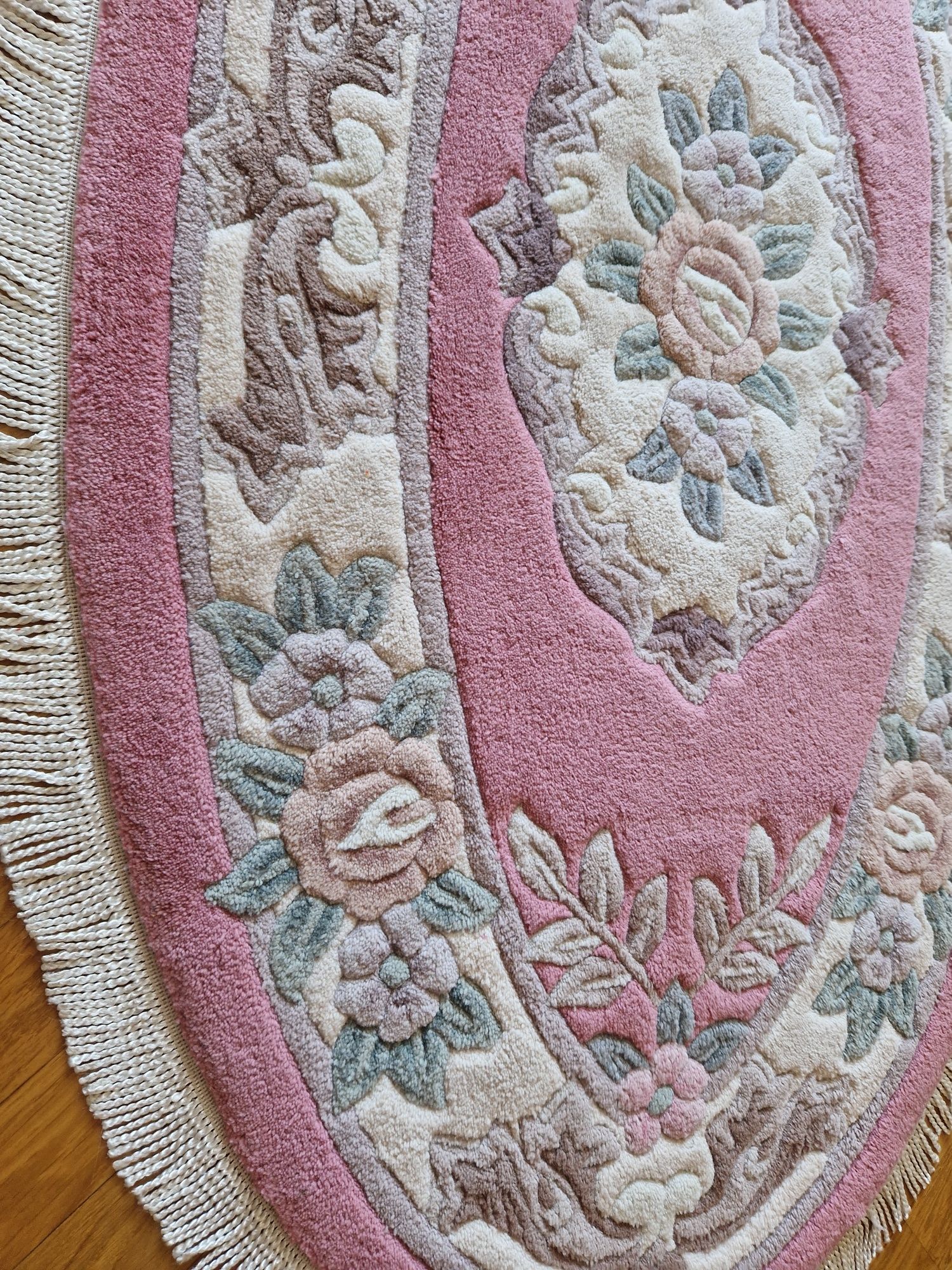 Килим розовий овальний ковёр