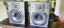 Colunas de som KEF C20