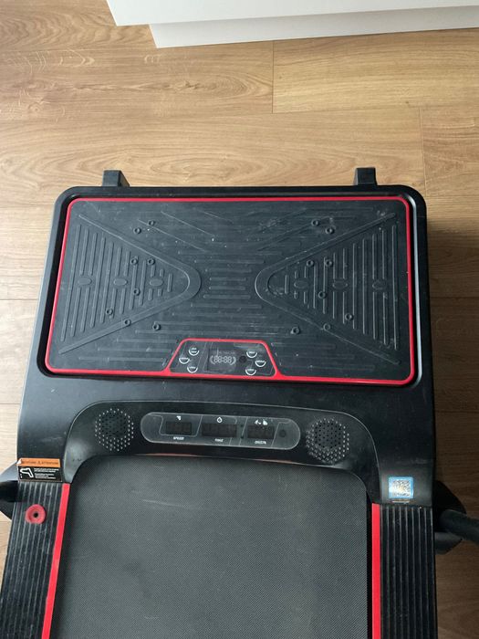 Bieżnia z platformą wibracyjna