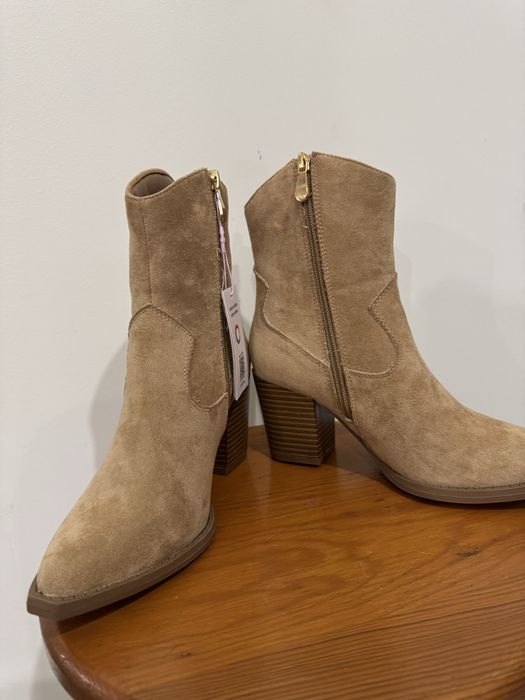 Чоботи «Козаки» нові