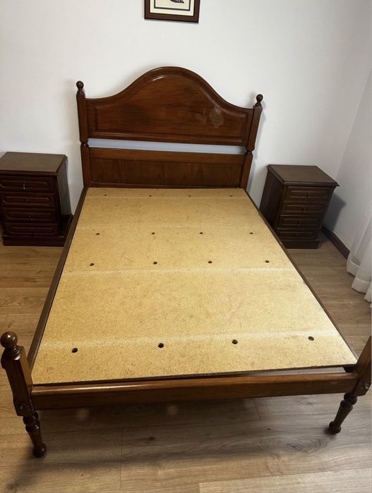 Cama + Mesas de Cabeceira + Colchão