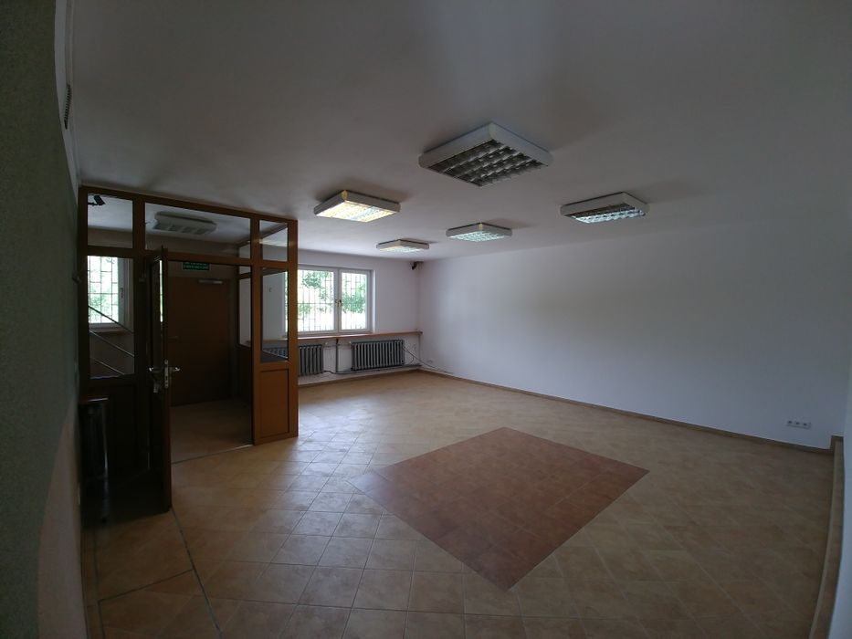 Wynajmę magazyny z zapleczem biurowym 420 m2 Jadowniki k/Brzeska