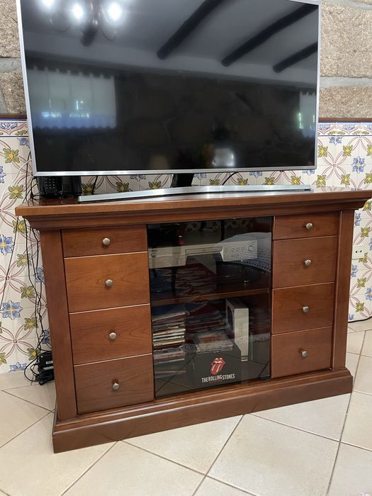 Movel para Televisão em muito bom estado.