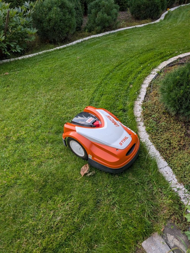 Robot koszący Stihl RMI422P