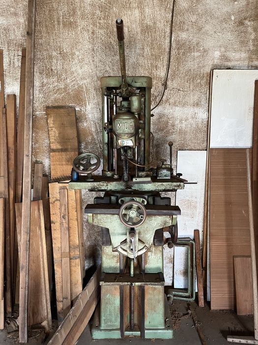 Maquina de furar por corrente Mida