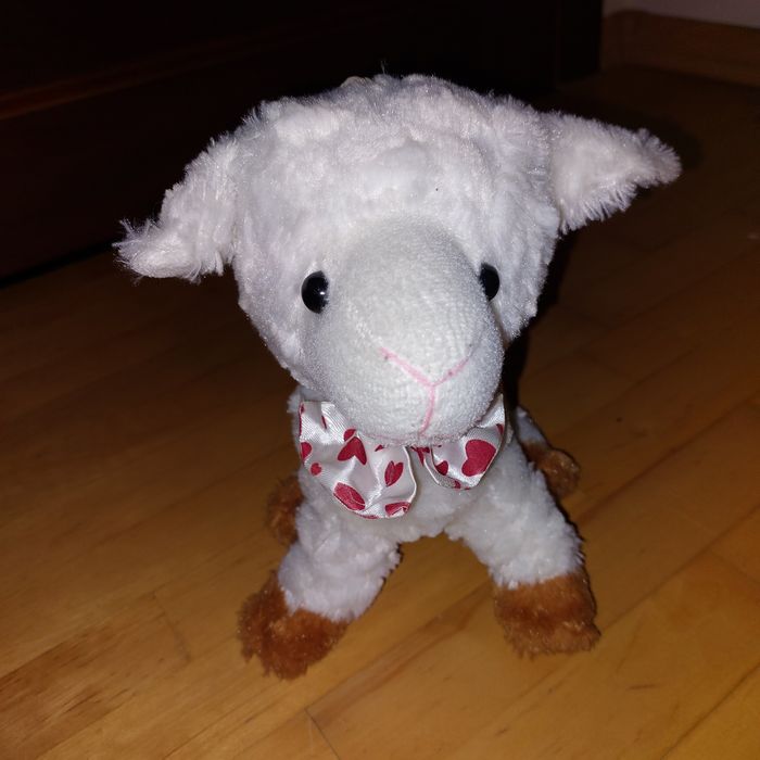 Owieczka maskotka biała 25cm