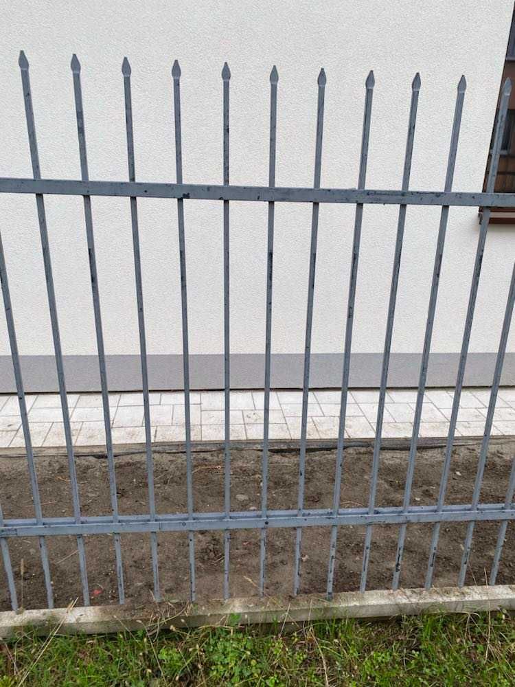 ogrodzenie przęsła ogrodzeniowe metaloplastyka 12 metrów Wiśniowski