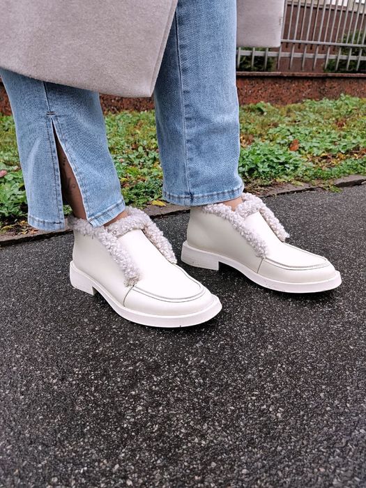 Зимові жіночі шкіряні чоботи лофери з утепленням