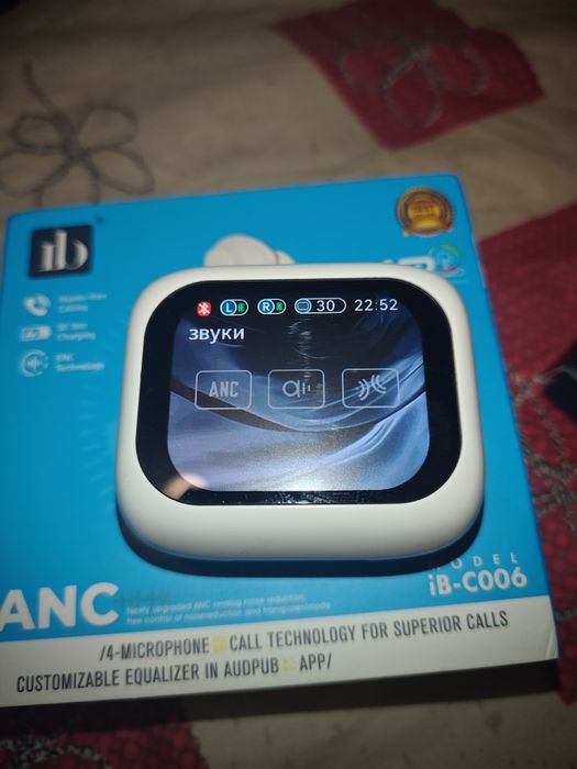 Продам блютуз навушники,з экраном.