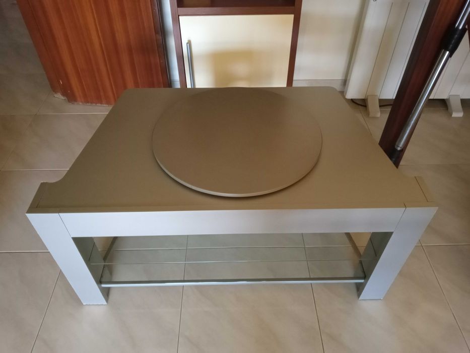 Mesa de TV modelo IKEA