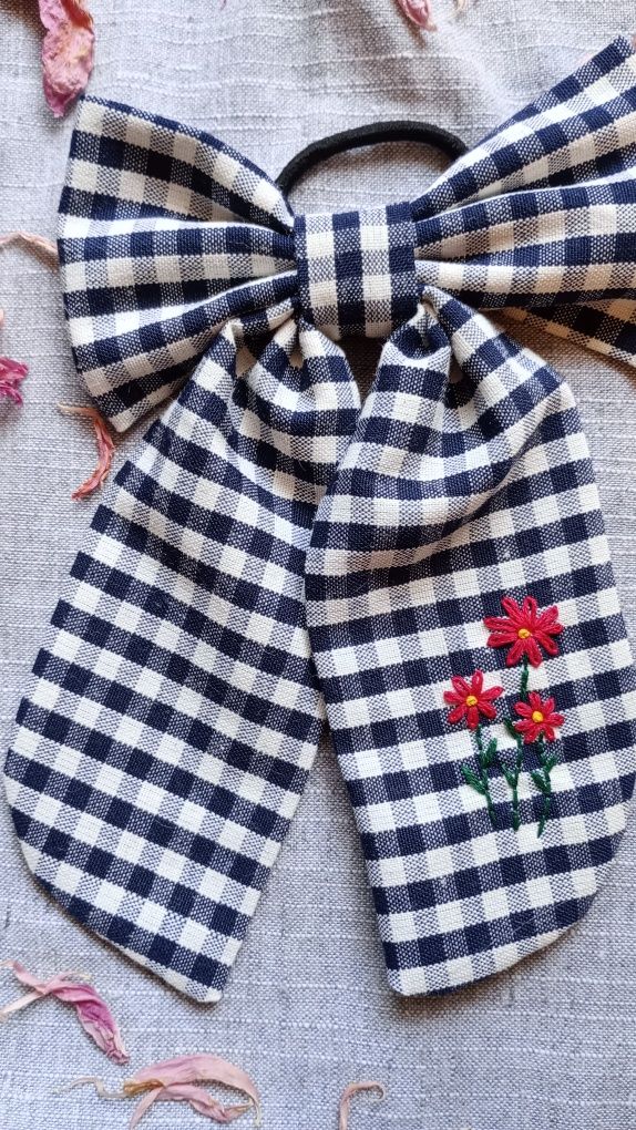 Haftowana biżuteria - ręcznie robiona kokarda do włosów handmade