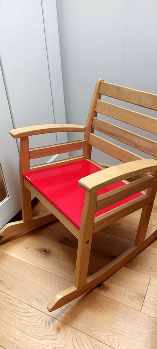 Fotelik bujany drewniany Ikea
