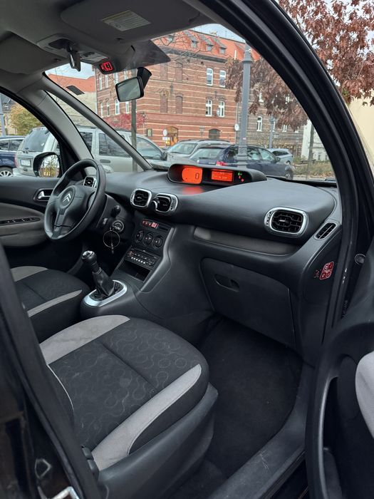 Citroen C3 Picasso – 2010 r. – w ciągłym użytkowaniu nowe opony zimowe