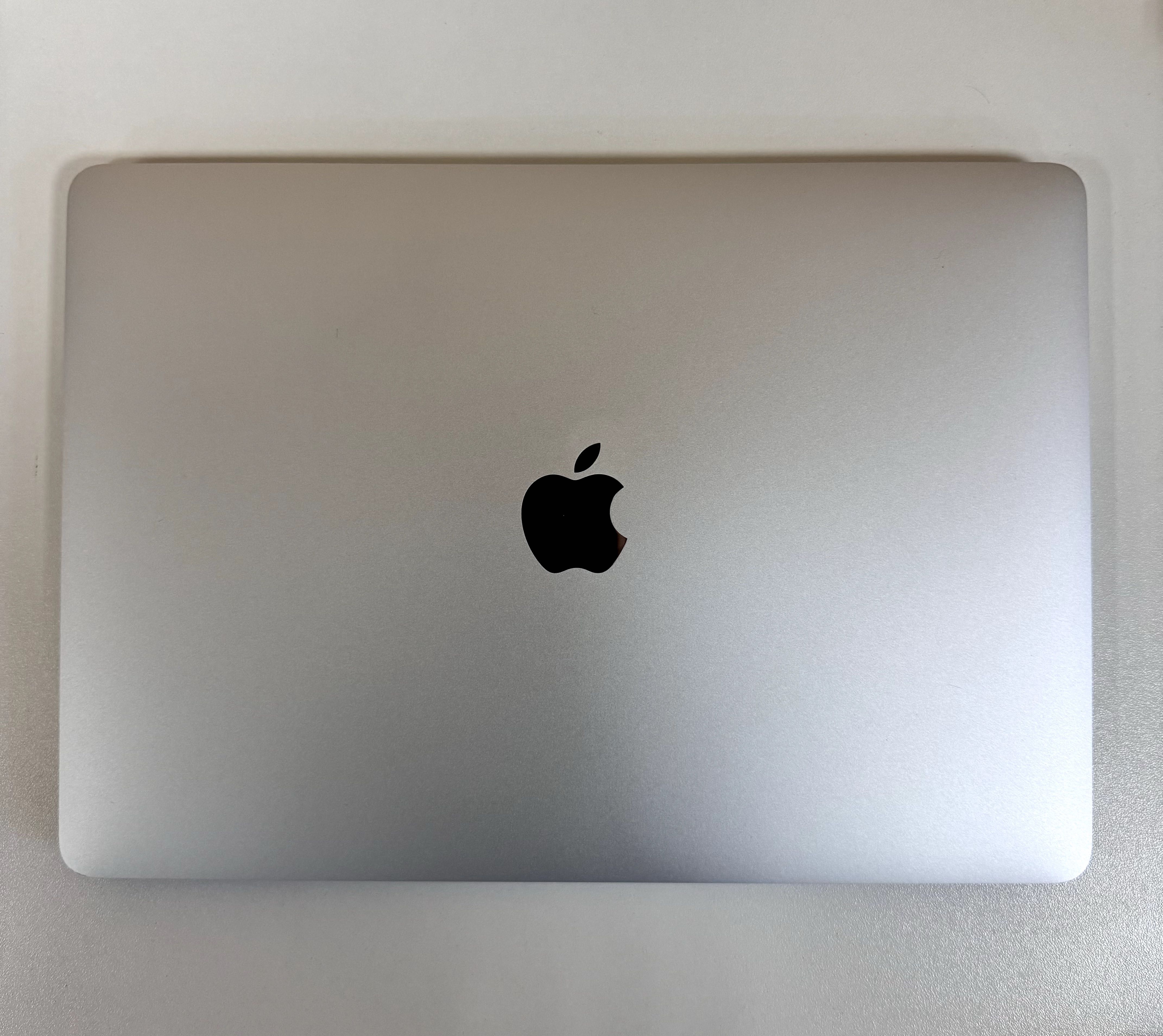 MacBook Pro 13 2020 M1, 8Gb, 256ssd
