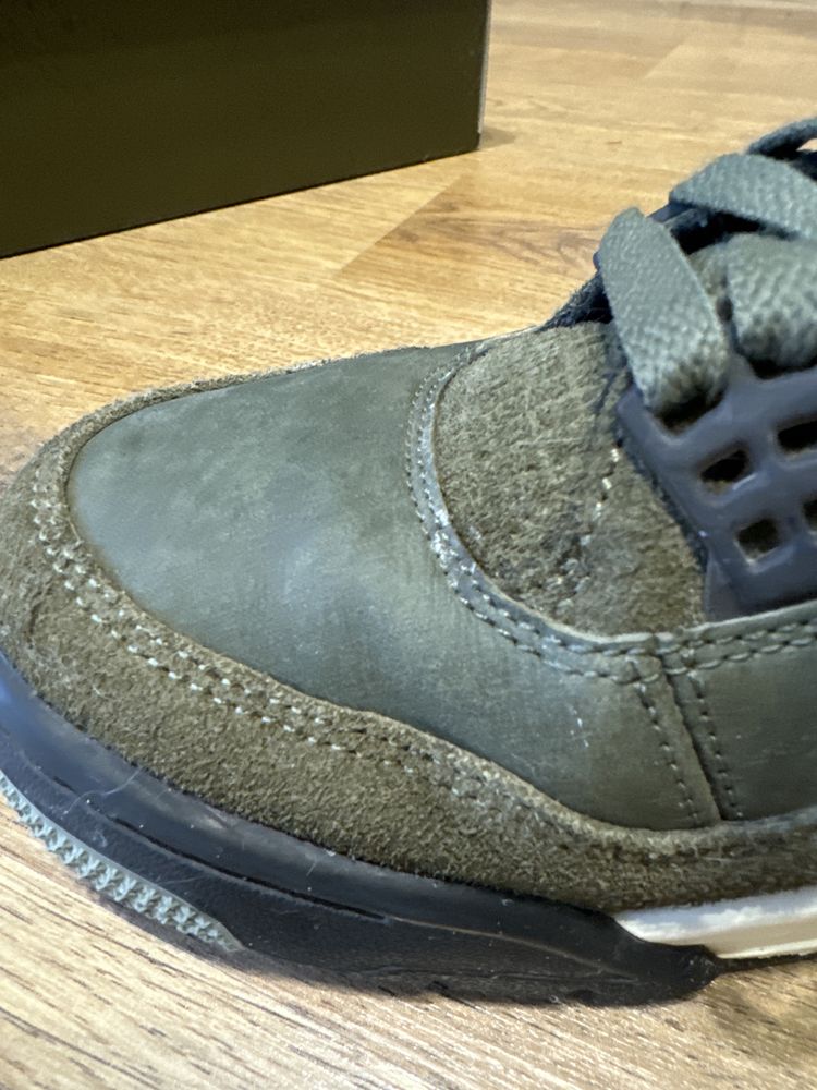 Air Jordan 4 olive