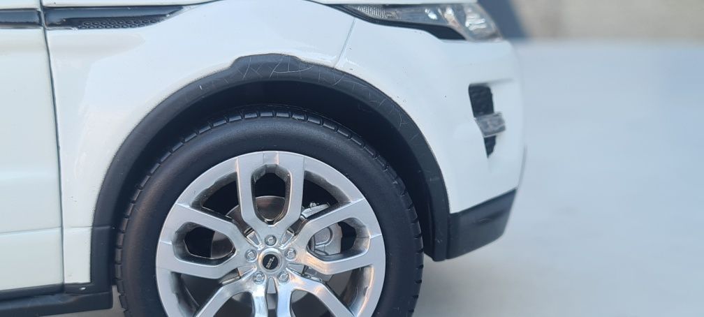 Range Rover Evouk 1:18 GT Autos