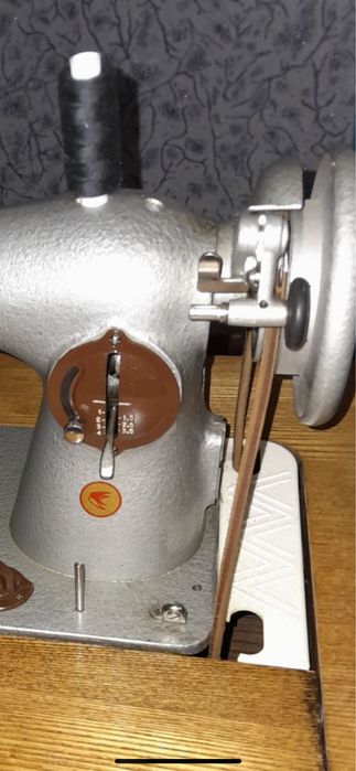 Машина швейна б/в