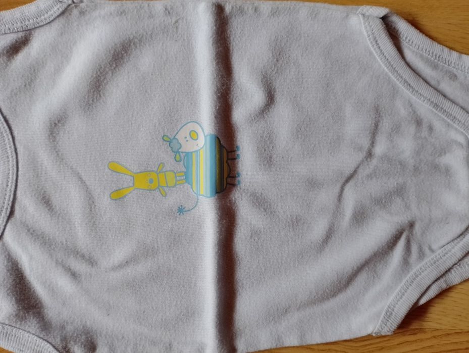 Body bez rękawów na lato dla chłopca 4 szt.  r. 74 cm