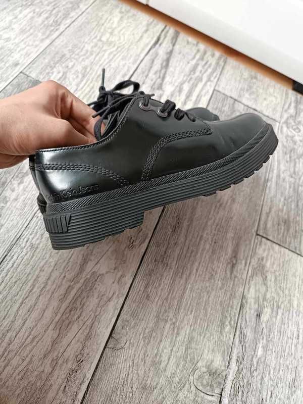 Oryginalne oksfordki damskie Calvin Klein Andie
