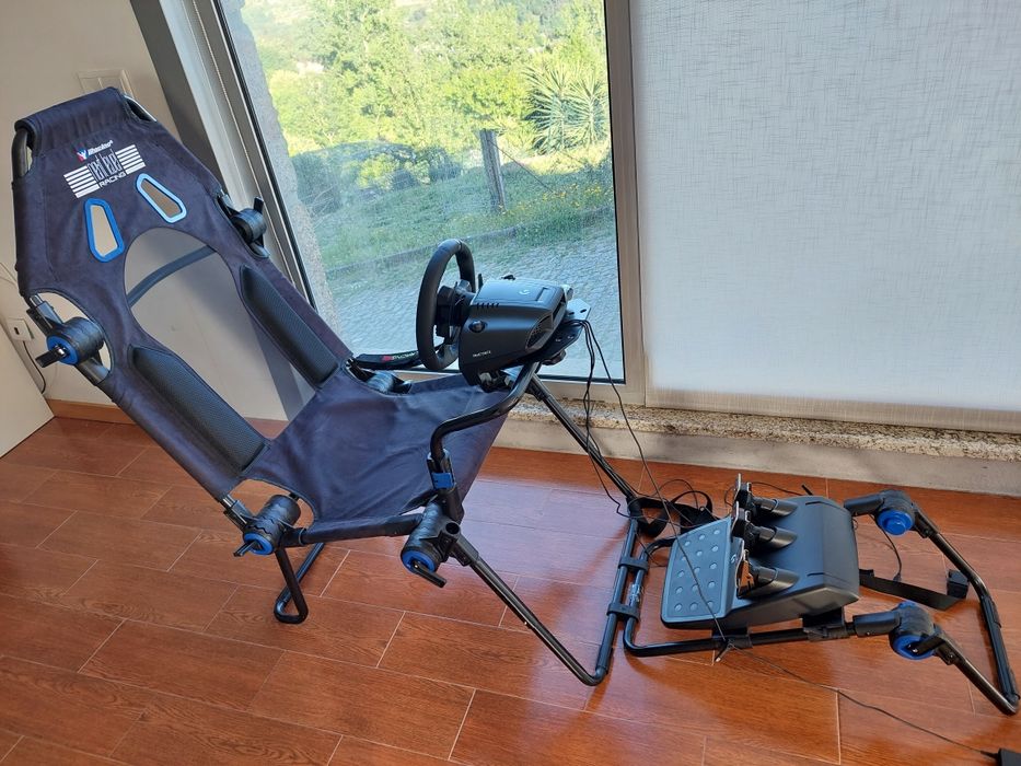 Logitech g923 + cockpit Cockpit Next Level Racing F-GT iRacing Edition