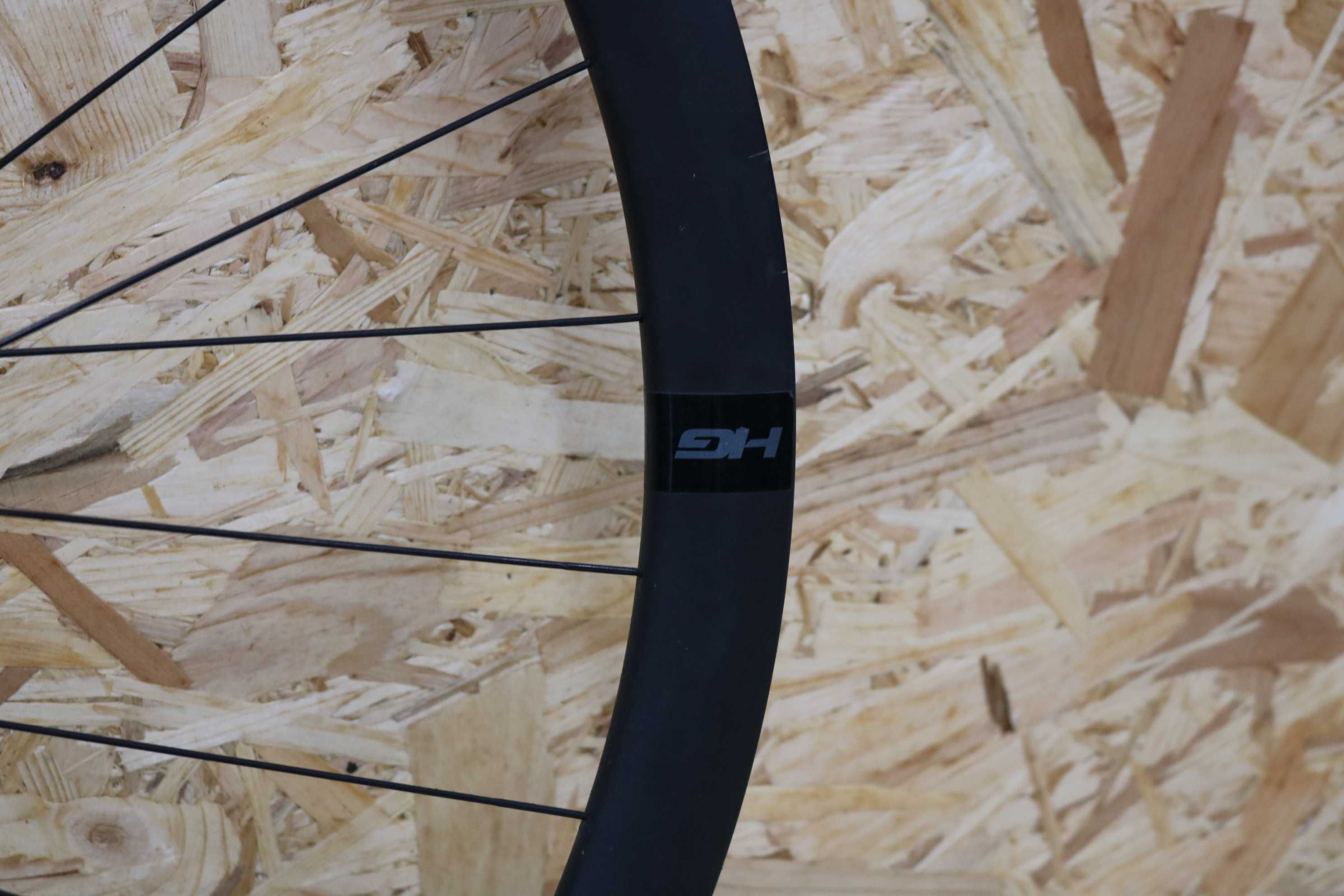 Rodas carbono disco Hollowgram HG35 - tubeless ou câmara de ar
