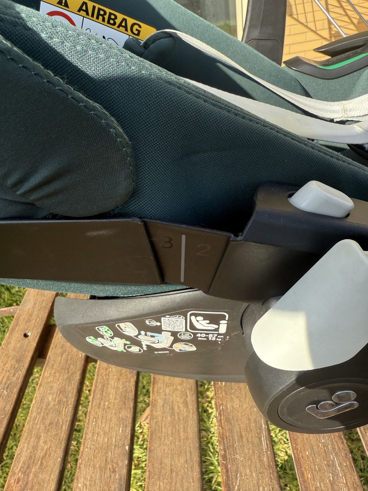 Maxi cosi pebble 360  (2) ( quadrado)